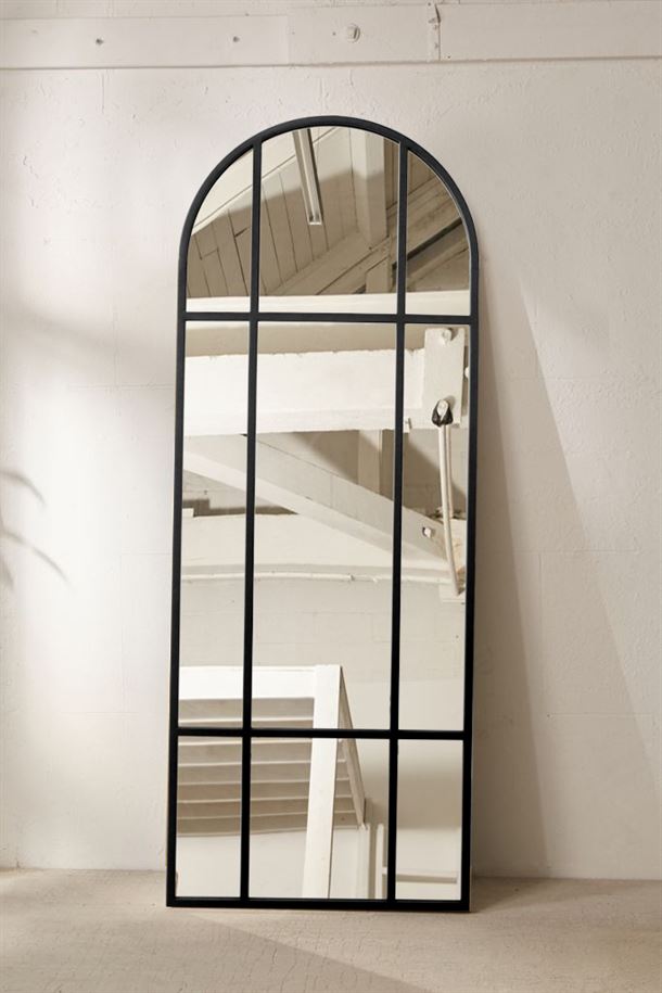 Spejl med sort ramme  i jern 185x70 cm